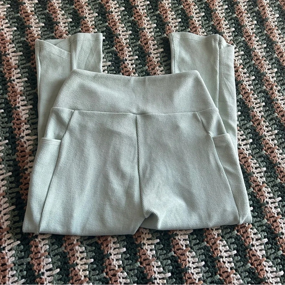 Gymshark size small knitted leggings cross waistline - Picture 5 of 9